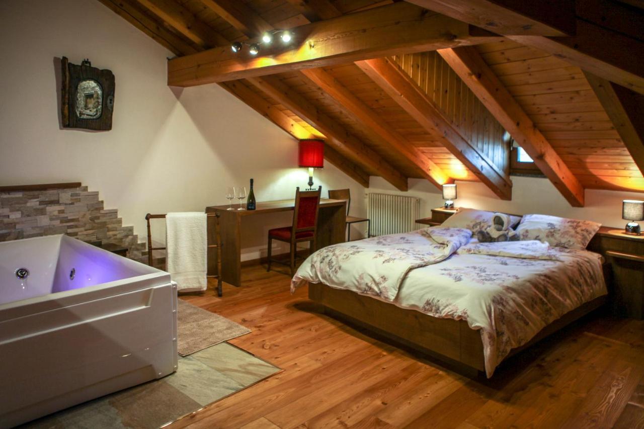 Maison Bordon - Le Petit Chateau Nus Exterior photo